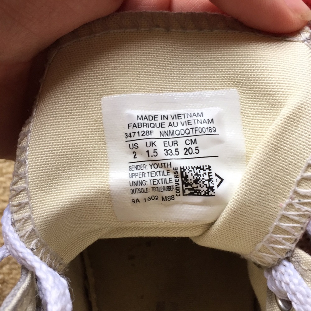 Light grey chuck Taylor converse